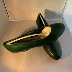 Green size 8 Hush Puppy pumps